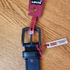 Mens Leather Levis black 38" - 40" belt NWT